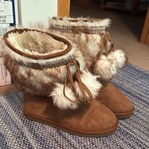 JustFab Brown and Cream Winter Boots with Fur Lining